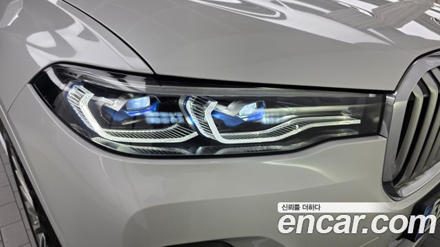 BMW X7 2021 — photo 8