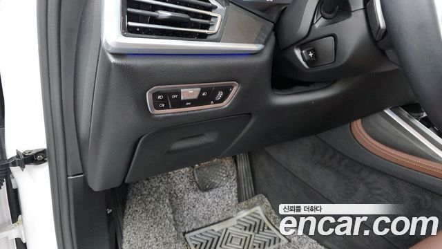 BMW X7 2021 — photo 30