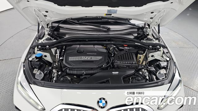 BMW 1-Series 2023 — photo 6