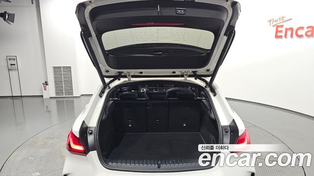 BMW 1-Series 2023 — photo 33