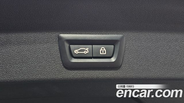 BMW 1-Series 2023 — photo 34