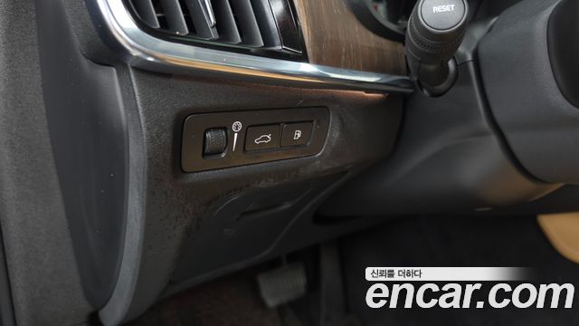 Volvo S90 2021 — photo 35