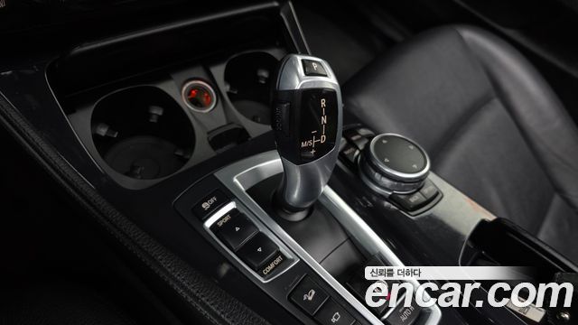 BMW 5-Series 2016 — photo 9