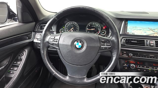 BMW 5-Series 2016 — photo 13