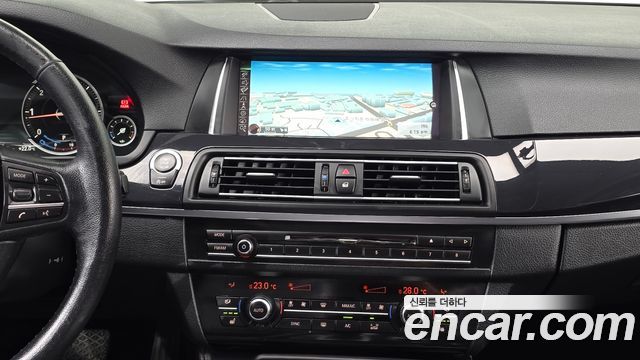 BMW 5-Series 2016 — photo 14