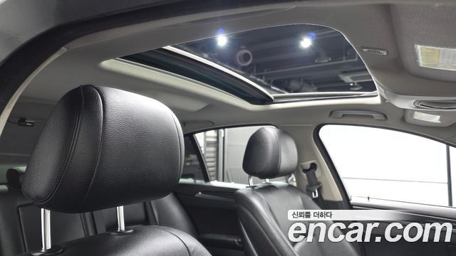 BMW 5-Series 2016 — photo 18