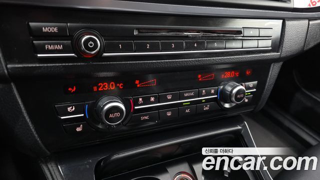 BMW 5-Series 2016 — photo 19
