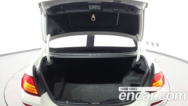 BMW 5-Series 2016 — photo 20