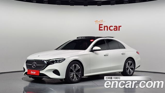 Mercedes-Benz E-Class 2025 — photo 1