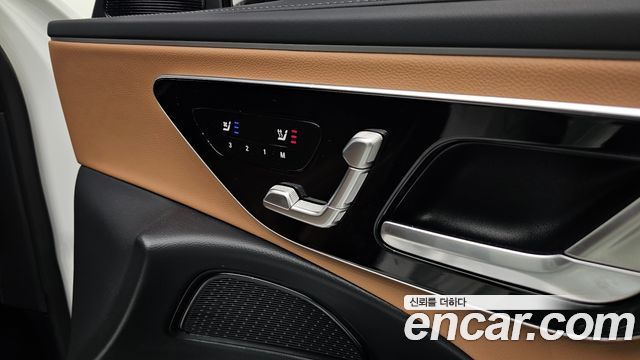 Mercedes-Benz E-Class 2025 — photo 29
