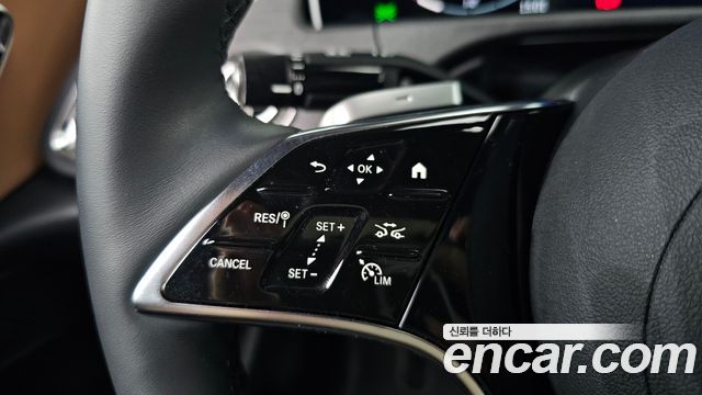 Mercedes-Benz E-Class 2025 — photo 30