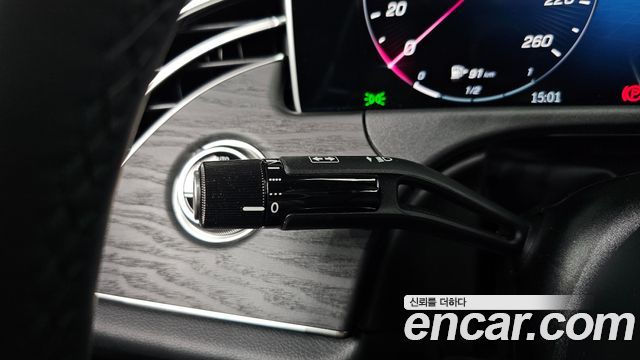 Mercedes-Benz E-Class 2025 — photo 31