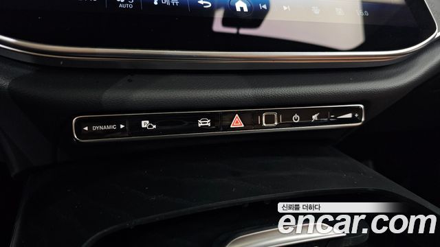 Mercedes-Benz E-Class 2025 — photo 34