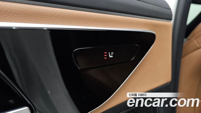 Mercedes-Benz E-Class 2025 — photo 35