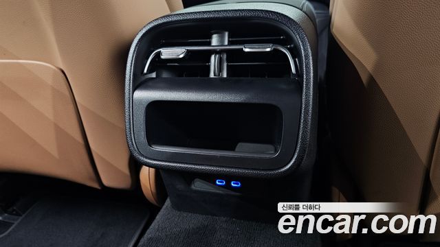 Mercedes-Benz E-Class 2025 — photo 36