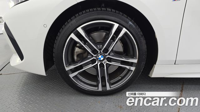BMW 1-Series 2022 — photo 5