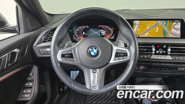 BMW 1-Series 2022 — photo 19