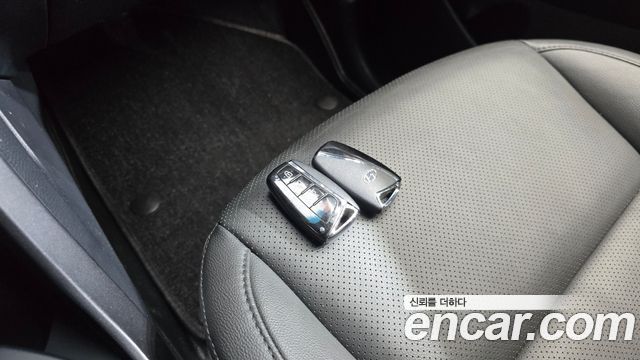 Hyundai Santafe 2018 — photo 16