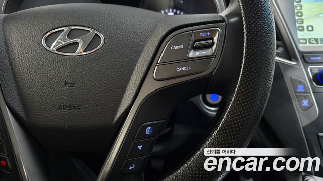Hyundai Santafe 2018 — photo 17