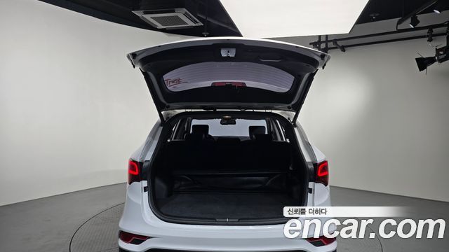 Hyundai Santafe 2018 — photo 19