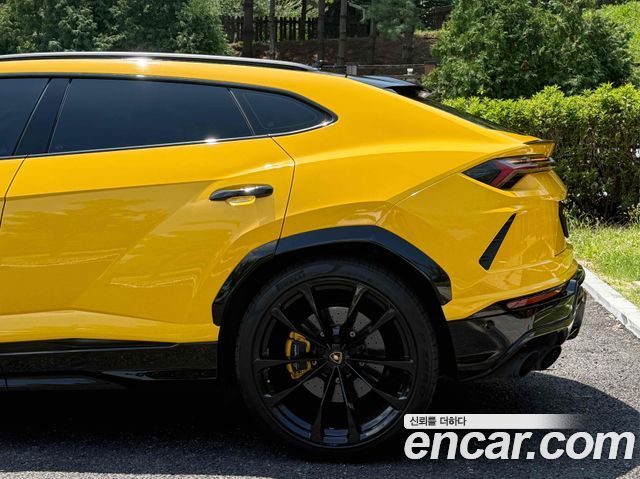 Lamborghini Urus 2019 — photo 3