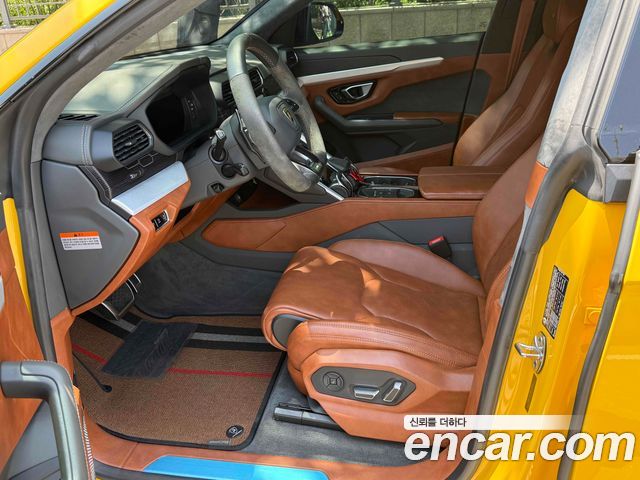 Lamborghini Urus 2019 — photo 12