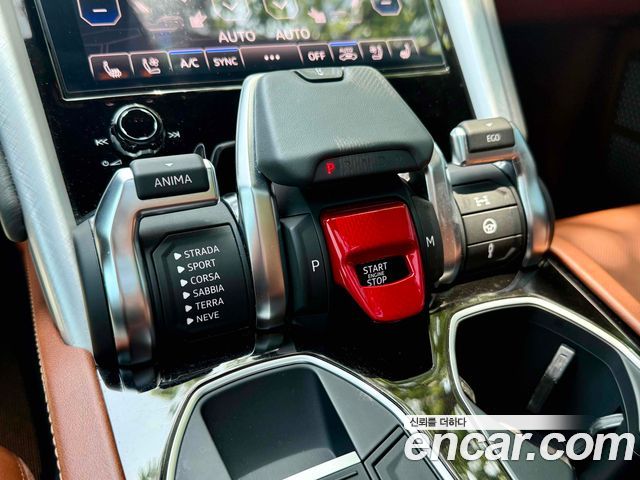 Lamborghini Urus 2019 — photo 14