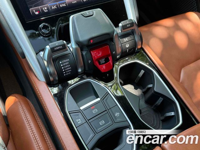 Lamborghini Urus 2019 — photo 15
