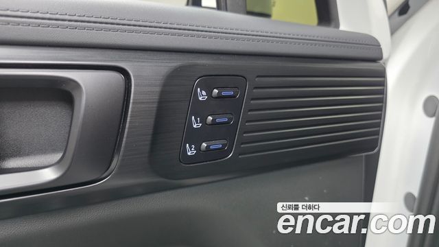 Hyundai Santafe 2024 — photo 28