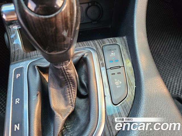 Kia K5 2011 — photo 7