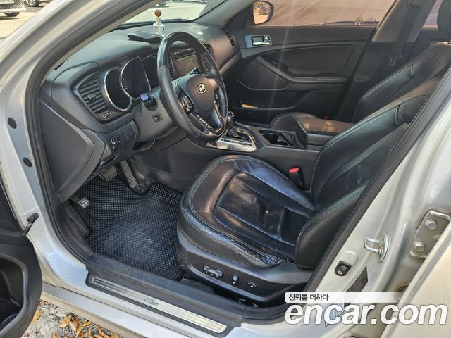 Kia K5 2011 — photo 9