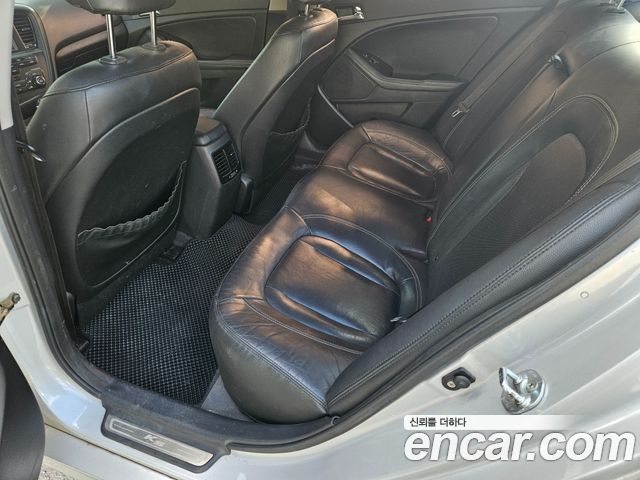 Kia K5 2011 — photo 10