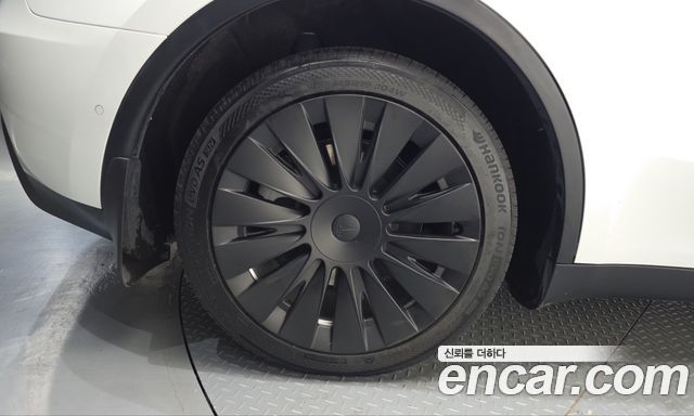 Tesla Model Y 2022 — photo 5