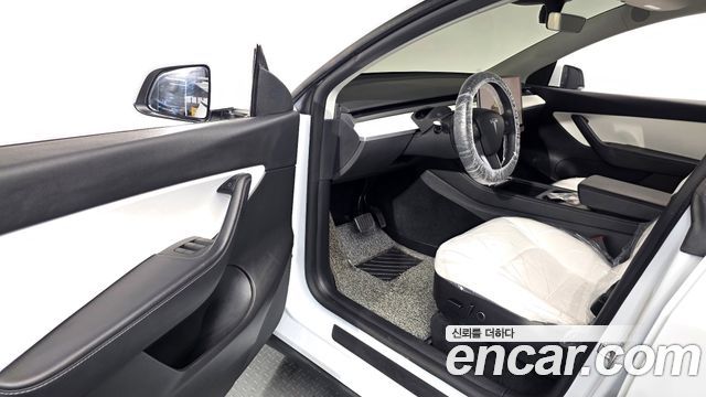 Tesla Model Y 2022 — photo 13