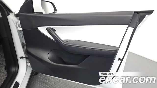 Tesla Model Y 2022 — photo 14