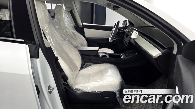 Tesla Model Y 2022 — photo 16