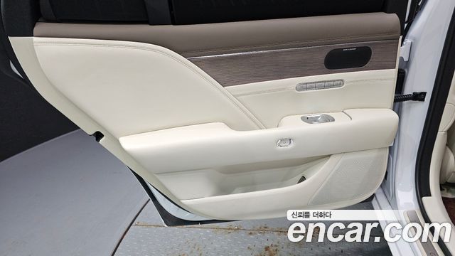 Genesis G90 2022 — photo 15