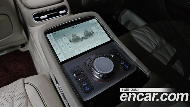 Genesis G90 2022 — photo 32