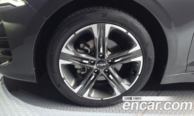Kia K5 2023 — photo 5
