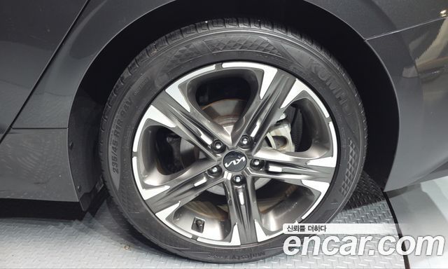 Kia K5 2023 — photo 7