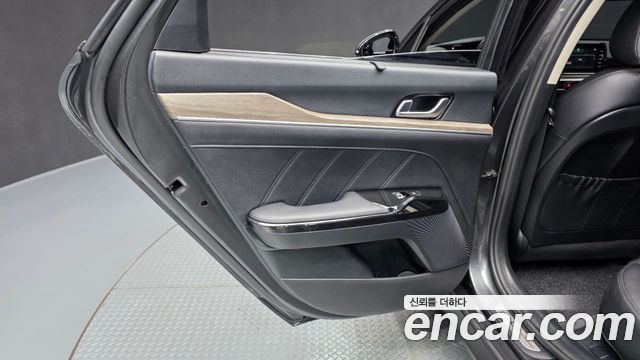 Kia K5 2023 — photo 15