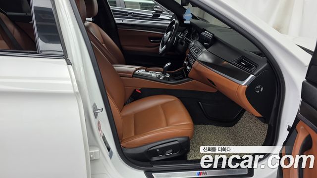 BMW 5-Series 2016 — photo 11