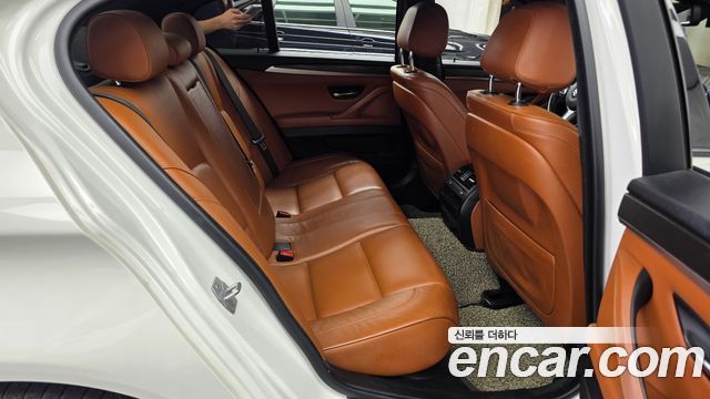 BMW 5-Series 2016 — photo 12