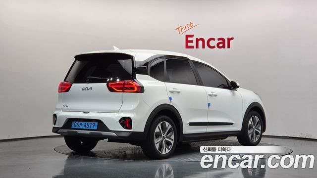 Kia Niro 2023 — photo 2