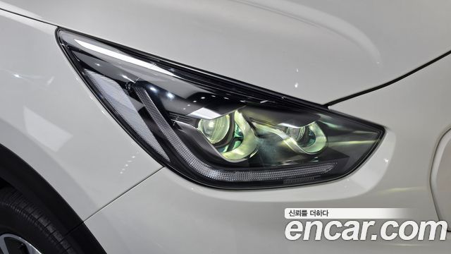 Kia Niro 2023 — photo 8