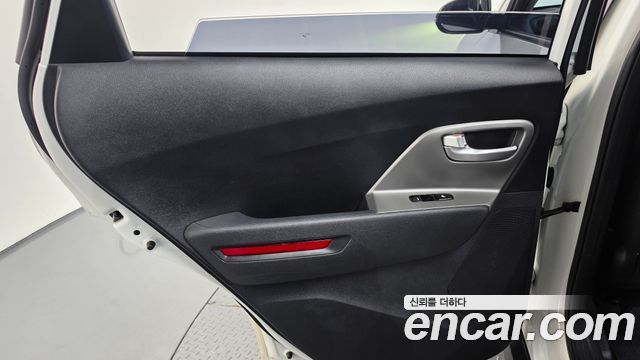 Kia Niro 2023 — photo 15