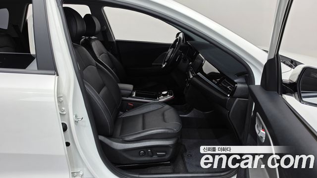 Kia Niro 2023 — photo 16