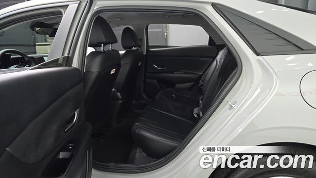 Hyundai AVANTE 2023 — photo 11