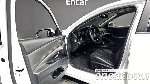 Hyundai AVANTE 2021 — photo 13