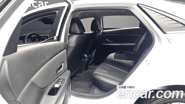 Hyundai AVANTE 2021 — photo 17